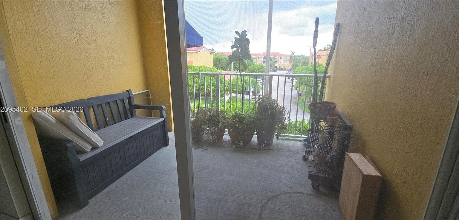 Breeze Of Galloway Condo — Photo 1