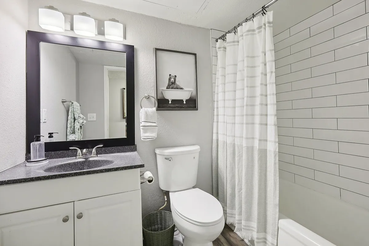 Hollyhills Apartments Denton TX-Model Bathroom - Hollyhills Apartments