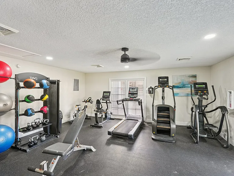 Cypress West Apartments — Photo 23