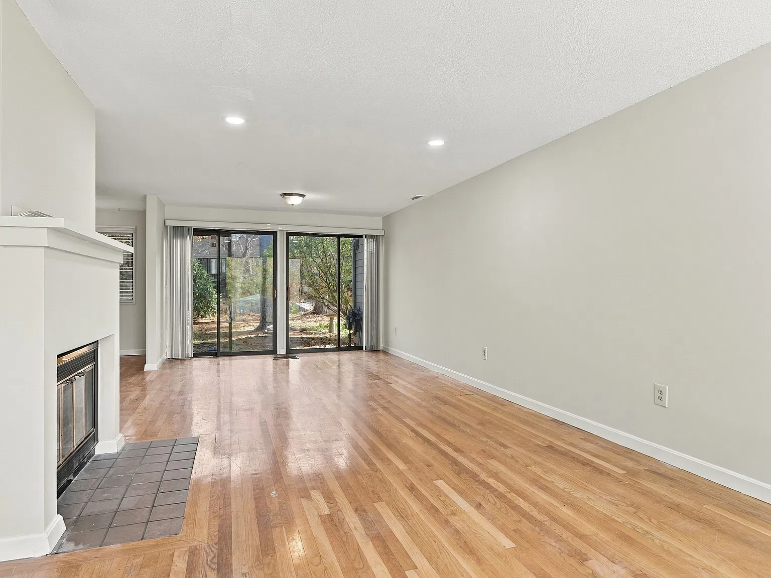 3 bed, 1675 sqft, $3,400 — Photo 3