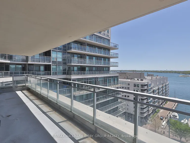 410 Queens Quay W #1103 — Photo 32