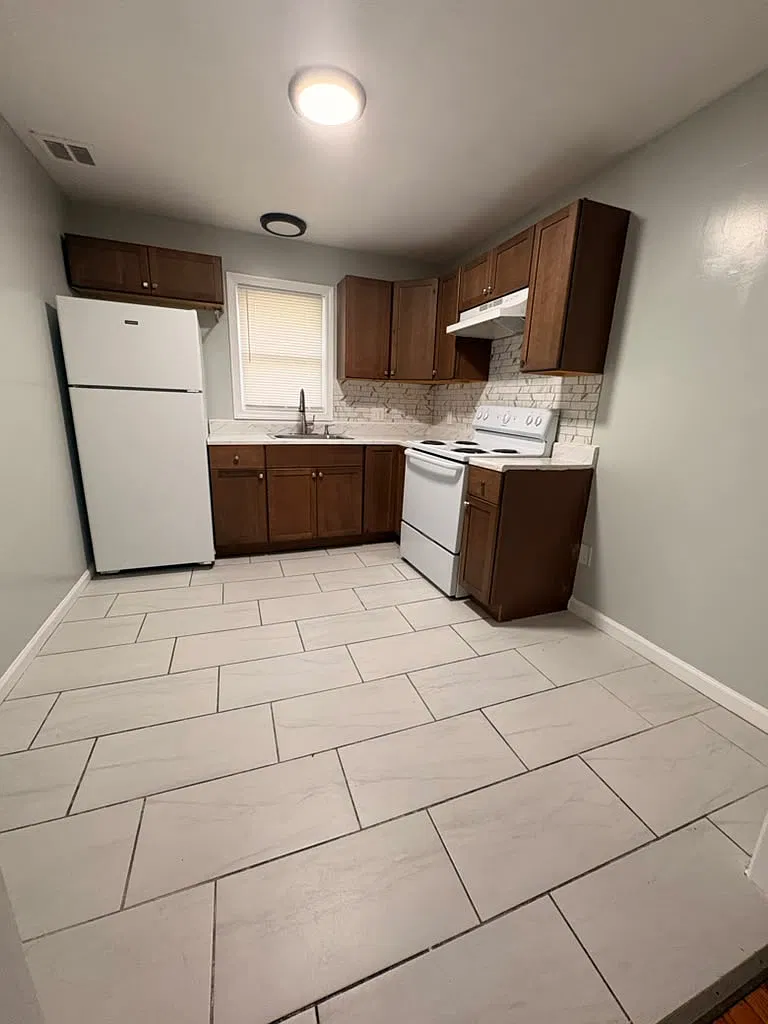 4 bed, 1400 sqft, $2,300 — Photo 1