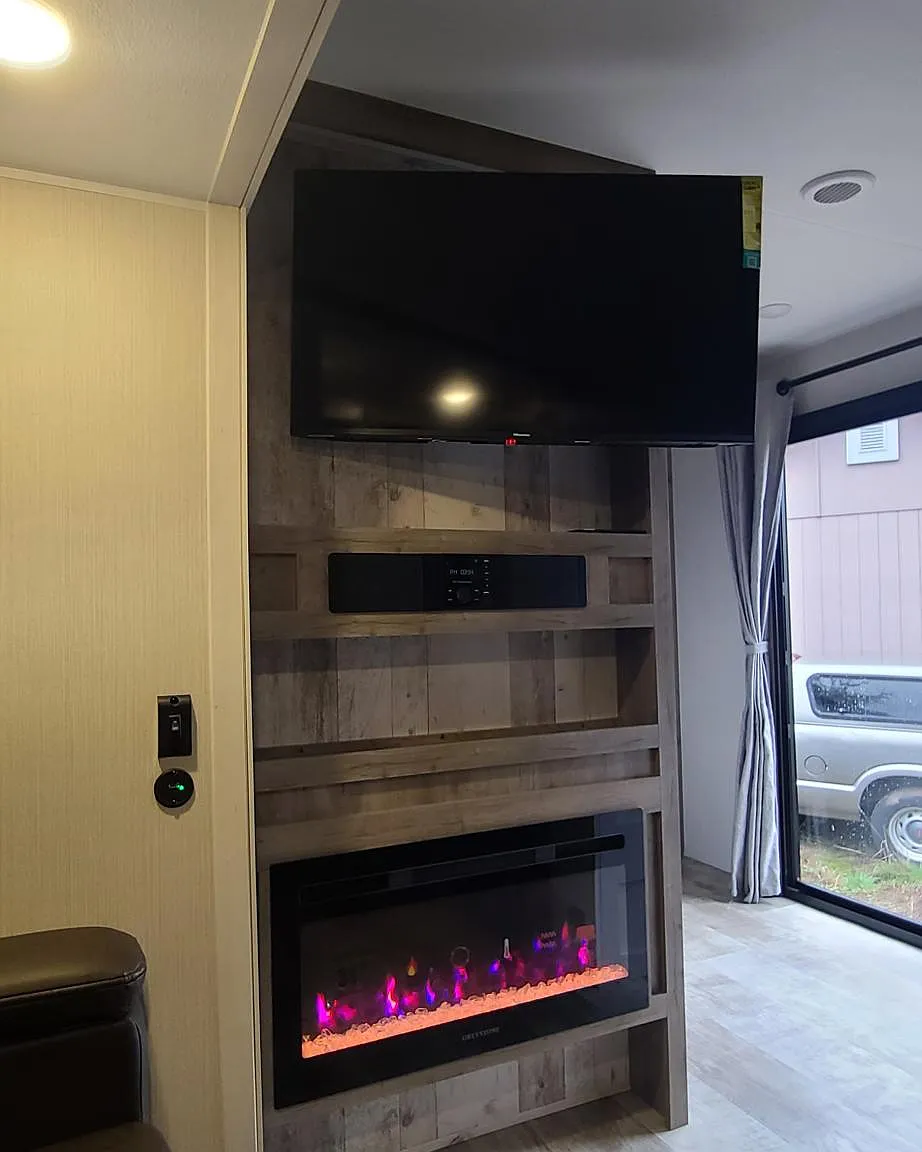 2 bed, 1.5 bath, 500 sqft, $1,800 — Photo 3