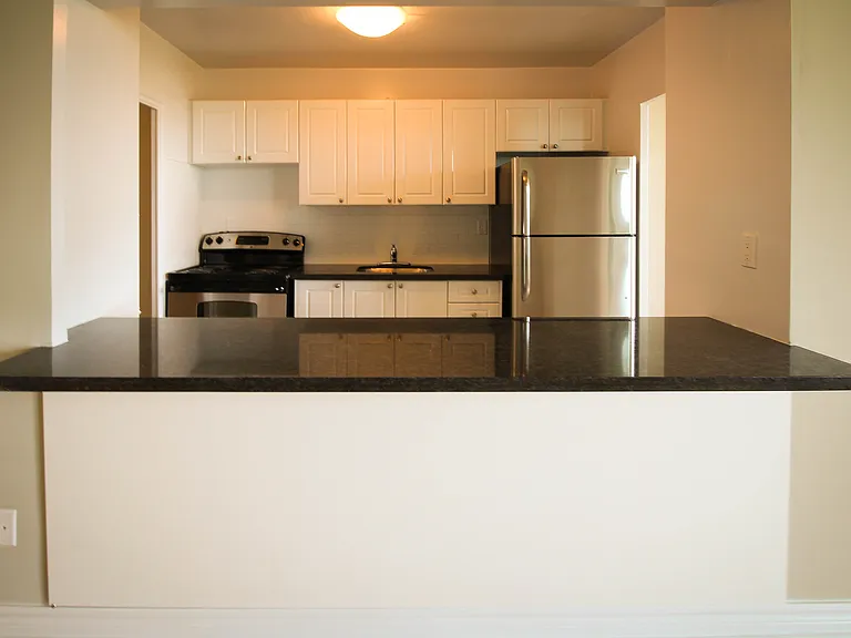 90 Cordova Ave — Photo 13