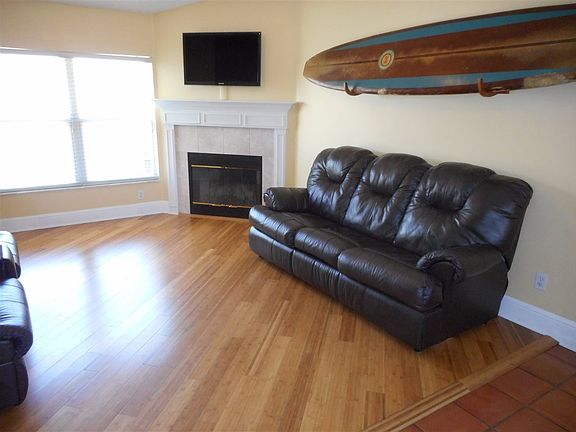 3rd image of 604 Bamboo St