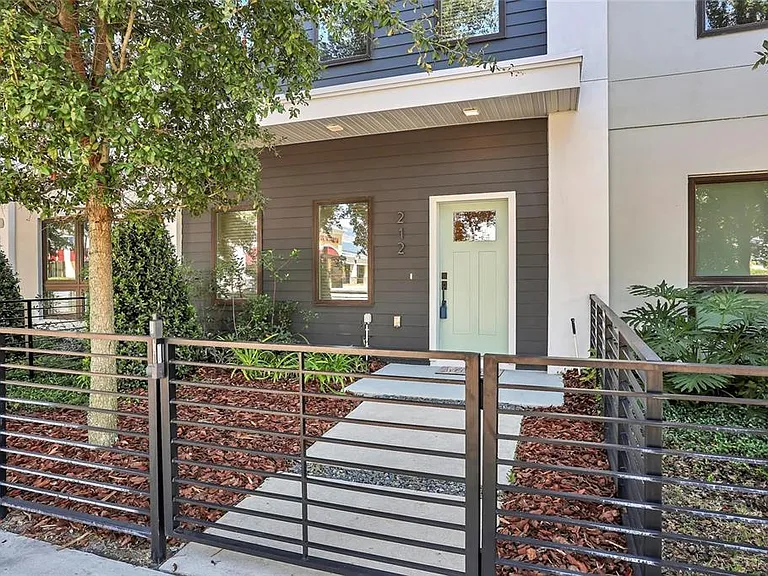 212 E Pineloch Ave — Photo 2