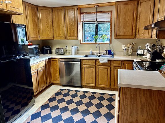 4th image of 2249 Arthur Dr