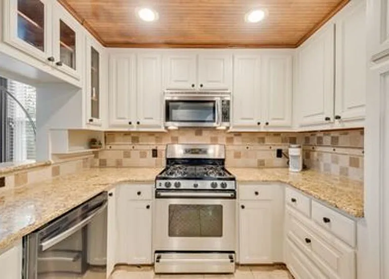 3411 W 6th St — Photo 22