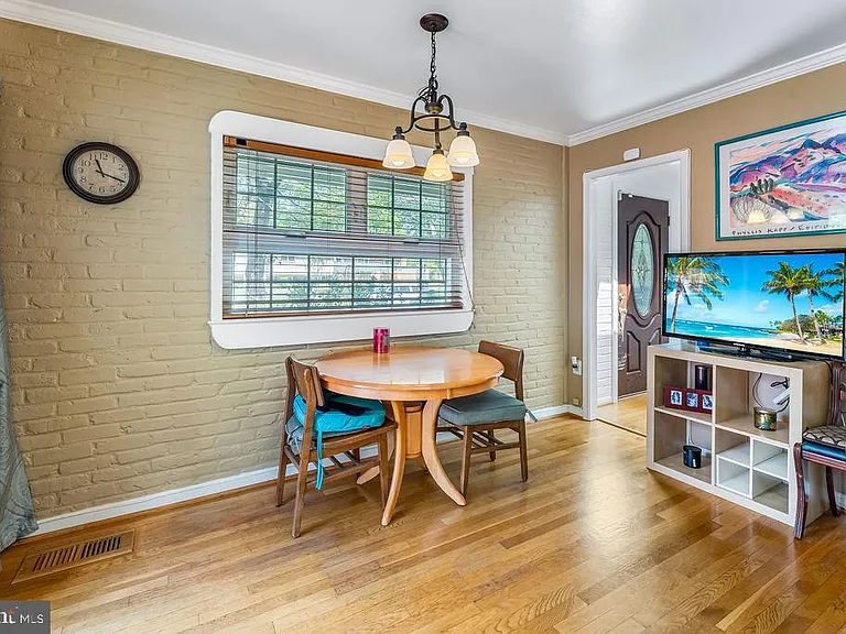 1329 Gresham Rd — Photo 14