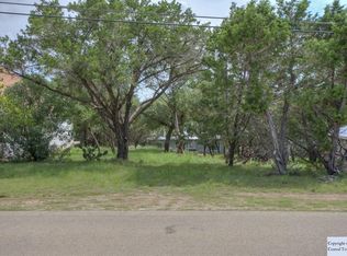 1022 Paradise Dr, Canyon Lake, TX 78133