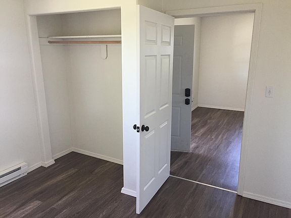 4th image of 637 W 11th St #1
