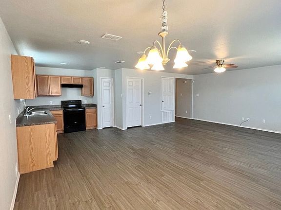 3rd image of 5825 Mountain Bluff Dr