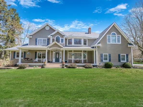 15 Maple Road, Setauket, NY 11733