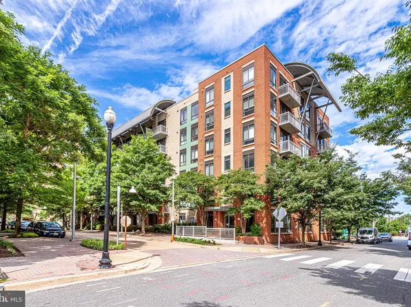 1200 N Hartford St APT 504, Arlington, VA 22201