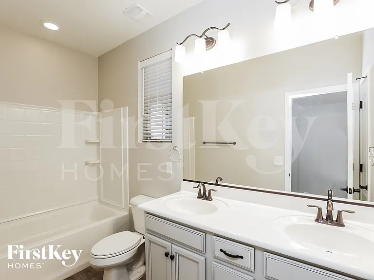 19748 W Devonshire Ave — Photo 16
