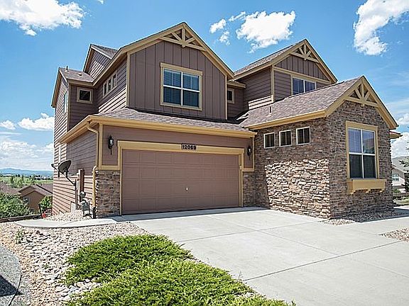 EXTERIOR MAIN PROFESSIONAL LANDSCAPED LAWN