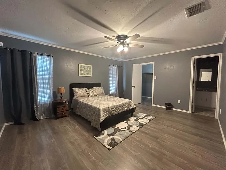 Chapel Ridge Dr — Photo 1