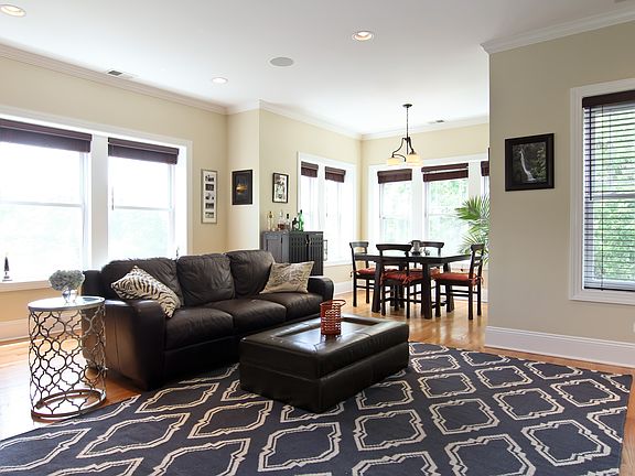 4th image of 4501 N Rockwell St APT 3