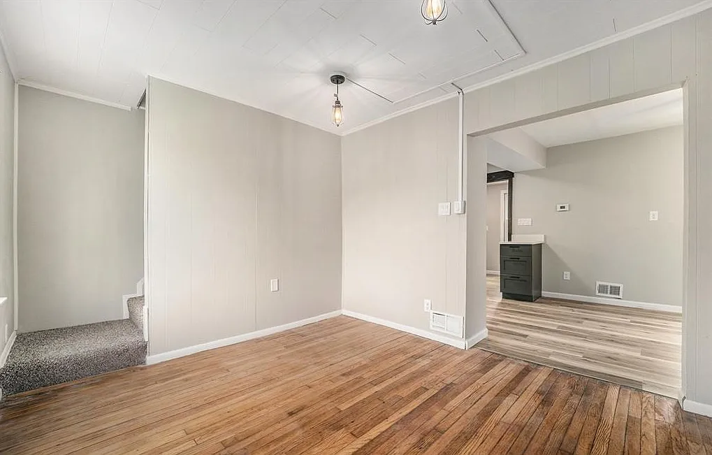 2 bed, 827 sqft, $1,400 — Photo 4