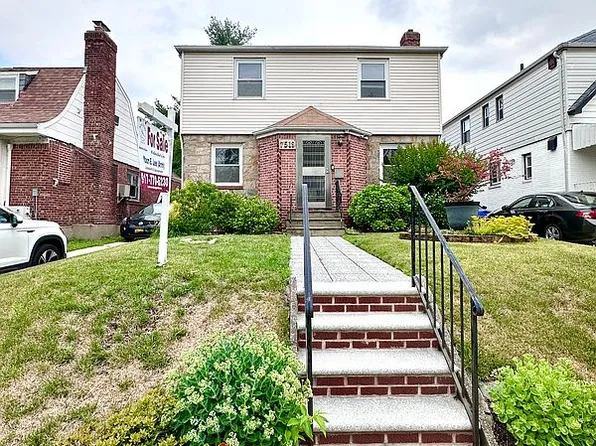7519 188th St, Fresh Meadows, NY 11366