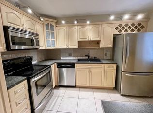 415 Lakeview Dr APT 202, Fort Lauderdale, FL 33326