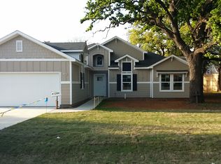 522 Howard Dr, Lake Dallas, TX 75065