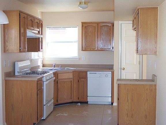 3132 Tierra Encino
