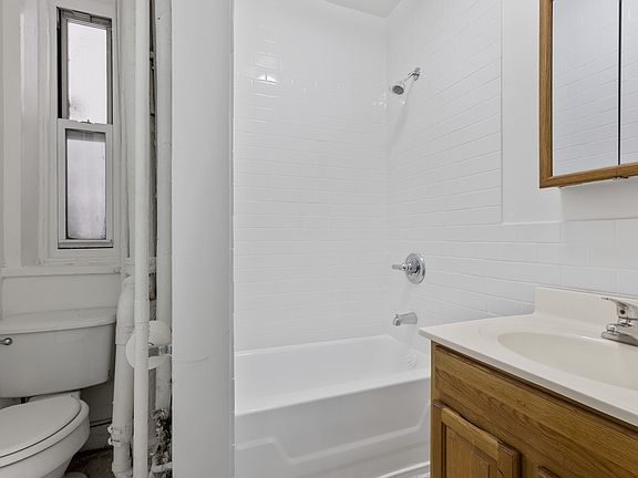 5th image of 62 Forsyth St #2