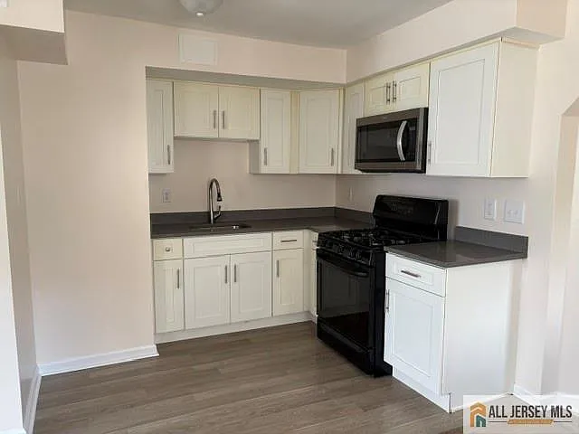 3 bed, 1.5 bath, 2013 sqft, $3,000 — Photo 3