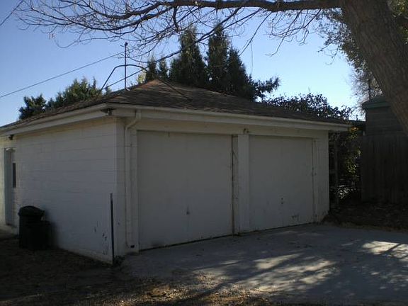 2nd image of 1039 King St