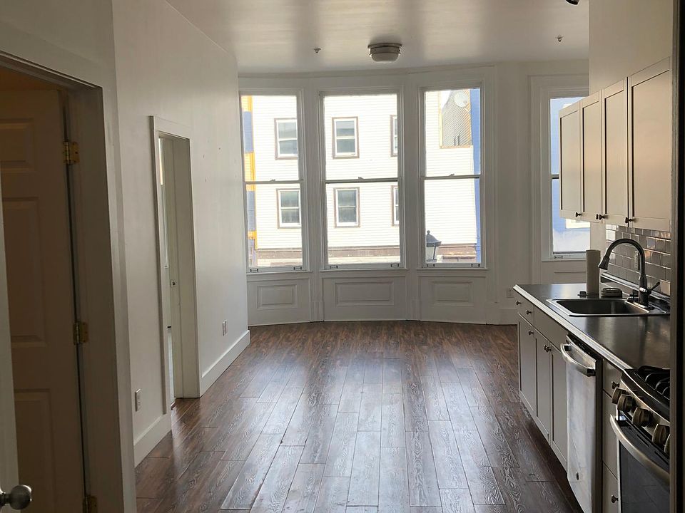 1st image of 431 Warren St #1