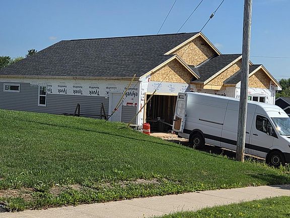 3rd image of 21 Ridge Ave
