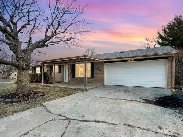 208 Brookside Dr, Brookville, OH 45309