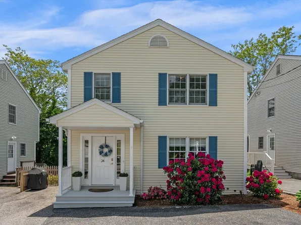 24 Blossom St, Waltham, MA 02451