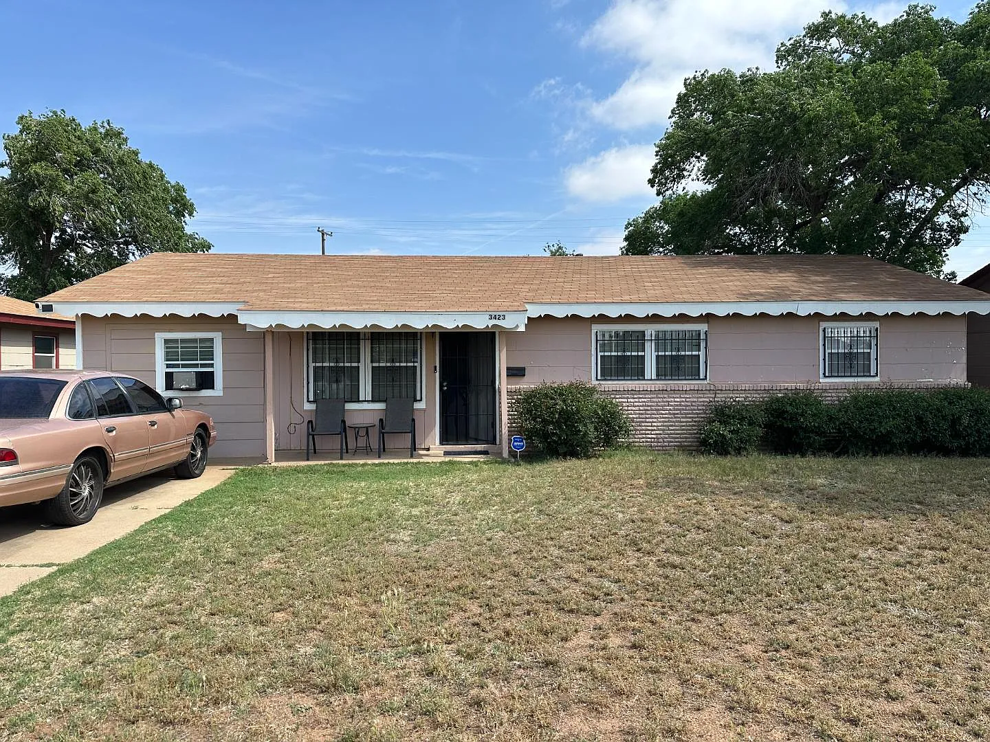 3423 E Baylor St — Photo 2