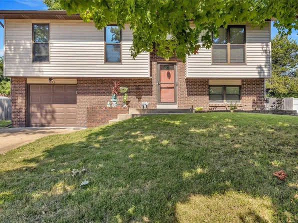 1213 Redwood Dr, Arnold, MO 63010