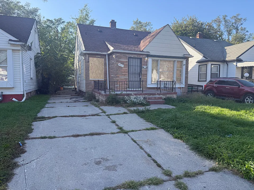 8473 Rosemont Ave