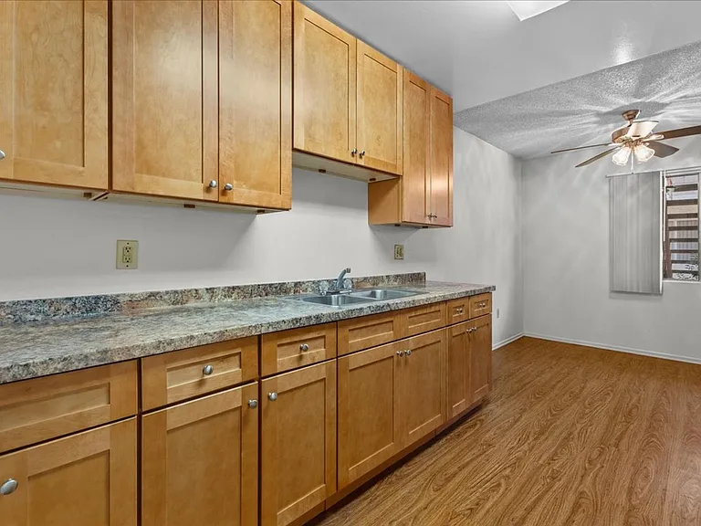 Casa Granada Apartments — Photo 10