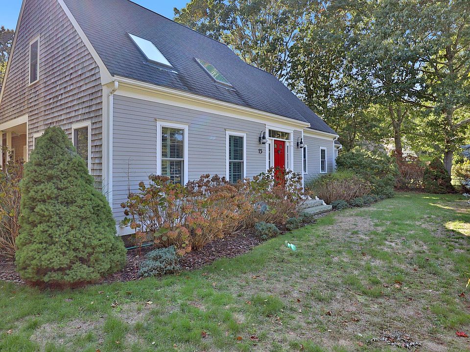 15 Thorwald Pl, Yarmouth, MA 02675, MLS# 73017298