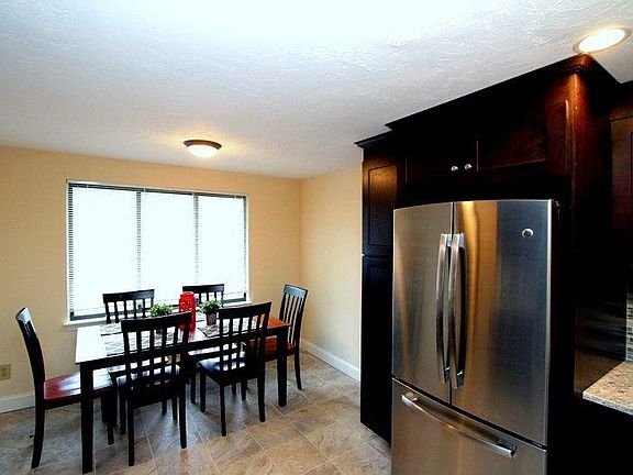 3rd image of 62 Crescent Lane #62