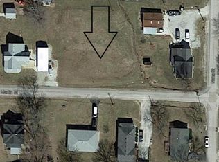 803 E Martin St, Perry, MO 63462