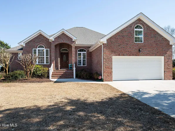 806 Brown Pelican Court, Hampstead, NC 28443