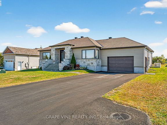 2nd image of 18 Calco Cres