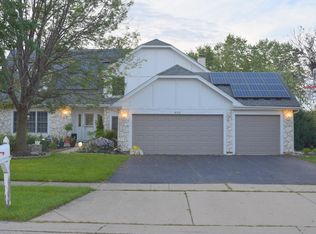 460 Flora Dr, Algonquin, IL