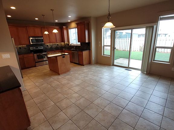 5th image of 2144 Mayfly St