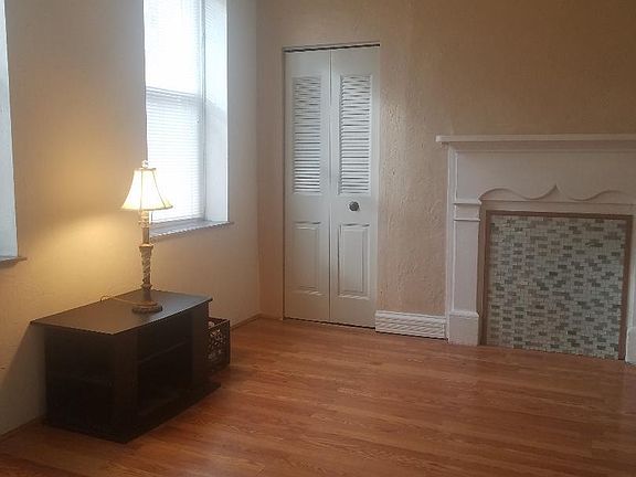 Living room (2/3)