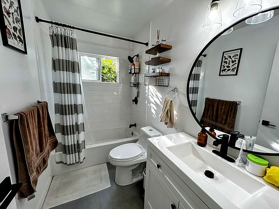 3rd image of 272 Ketchum Dr