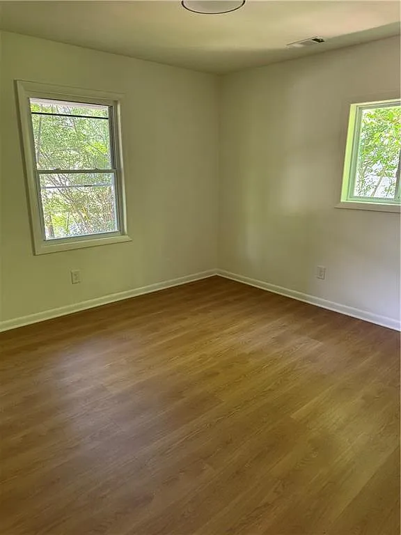 3 bed, 2.0 bath, 1075 sqft, $1,750 — Photo 3