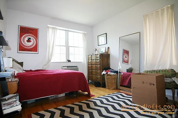 Rented by aptsandlofts.com | media 33