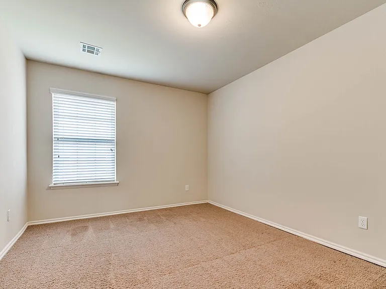 6829 NW 157th St — Photo 38
